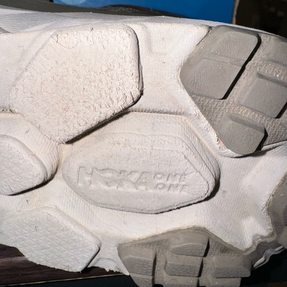 LADIES HOKA ONE ONE -9.5 shors - Picture 8 of 8